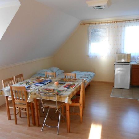 Kustanygyongye Vendeghaz Kehidakustany Appartement Buitenkant foto